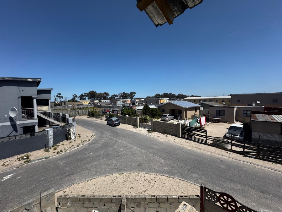 6 Bedroom Property for Sale in Electric City Western Cape